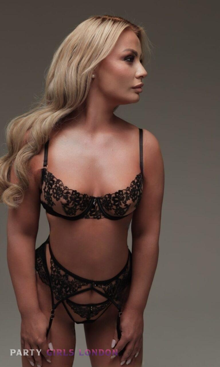 blonde escort isabella 5