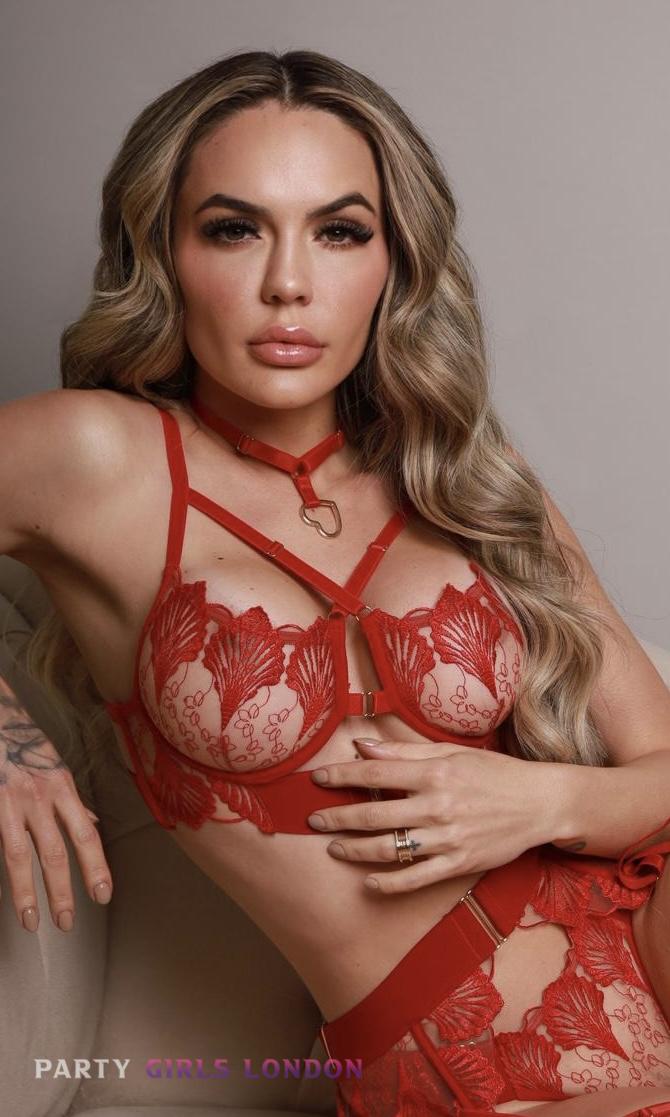 blonde marylebone escort saskia 9