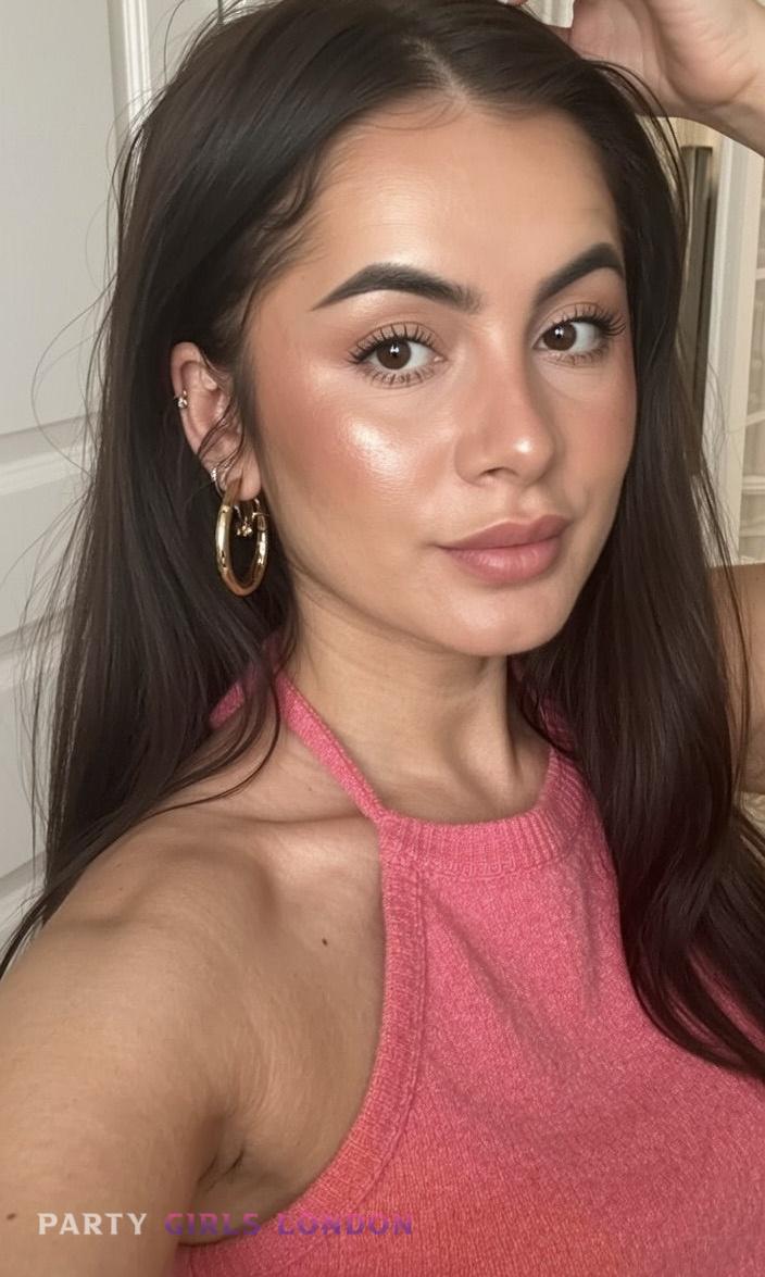 brunette london escort anaise 9