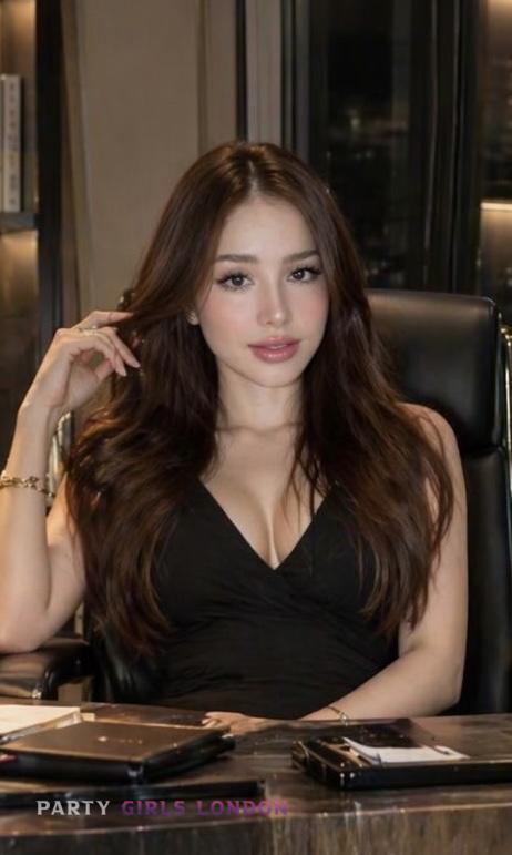 canary wharf busty red hair escort 14