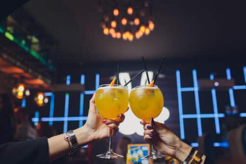cocktails bars in london with escort girl