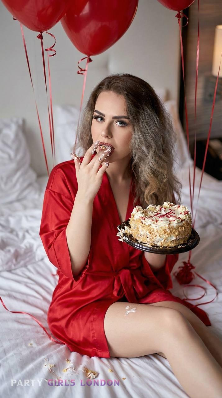 isadora blonde escort bayswater 4