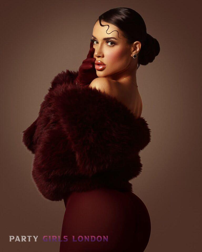 leticia insta model 9